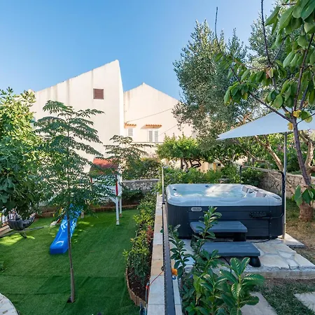Apartament With A Unique View Preko