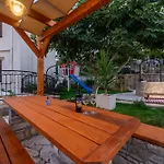 With A Unique View Διαμέρισμα *