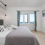 With A Unique View Διαμέρισμα Preko