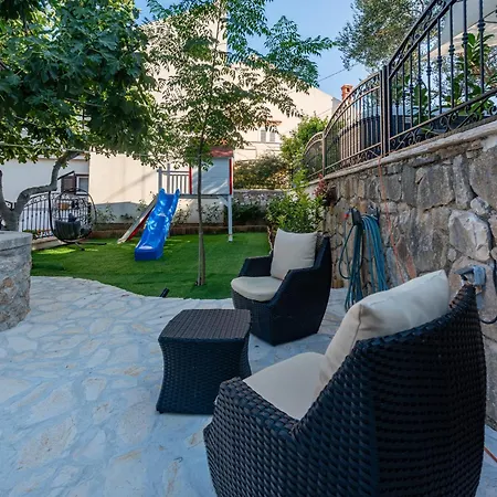 With A Unique View Apartman