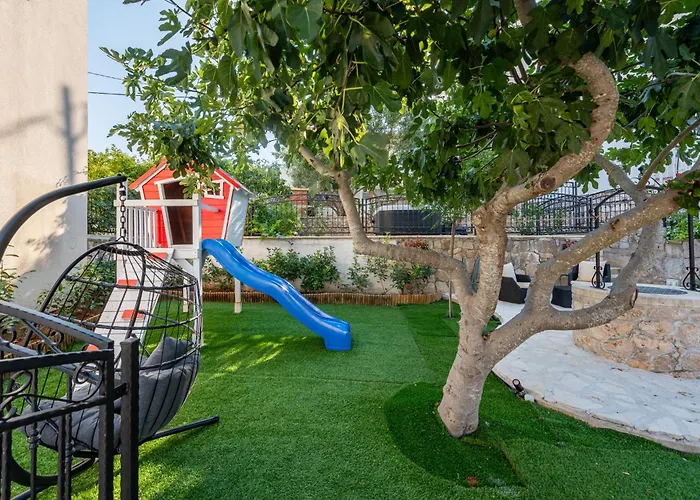 With A Unique View Преко