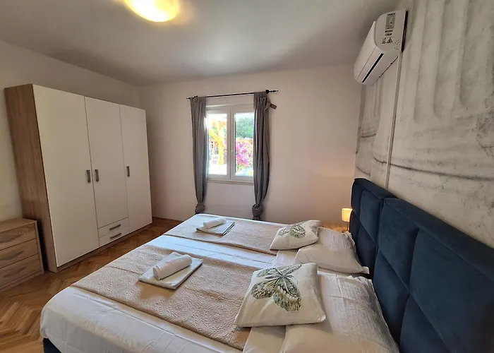 With A Unique View Преко